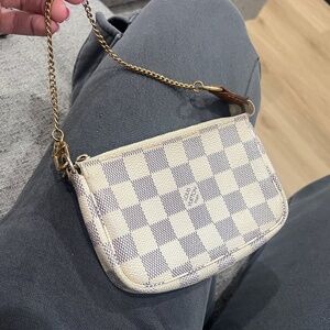 LOUIS VUITTON DAMIER POCHETTE